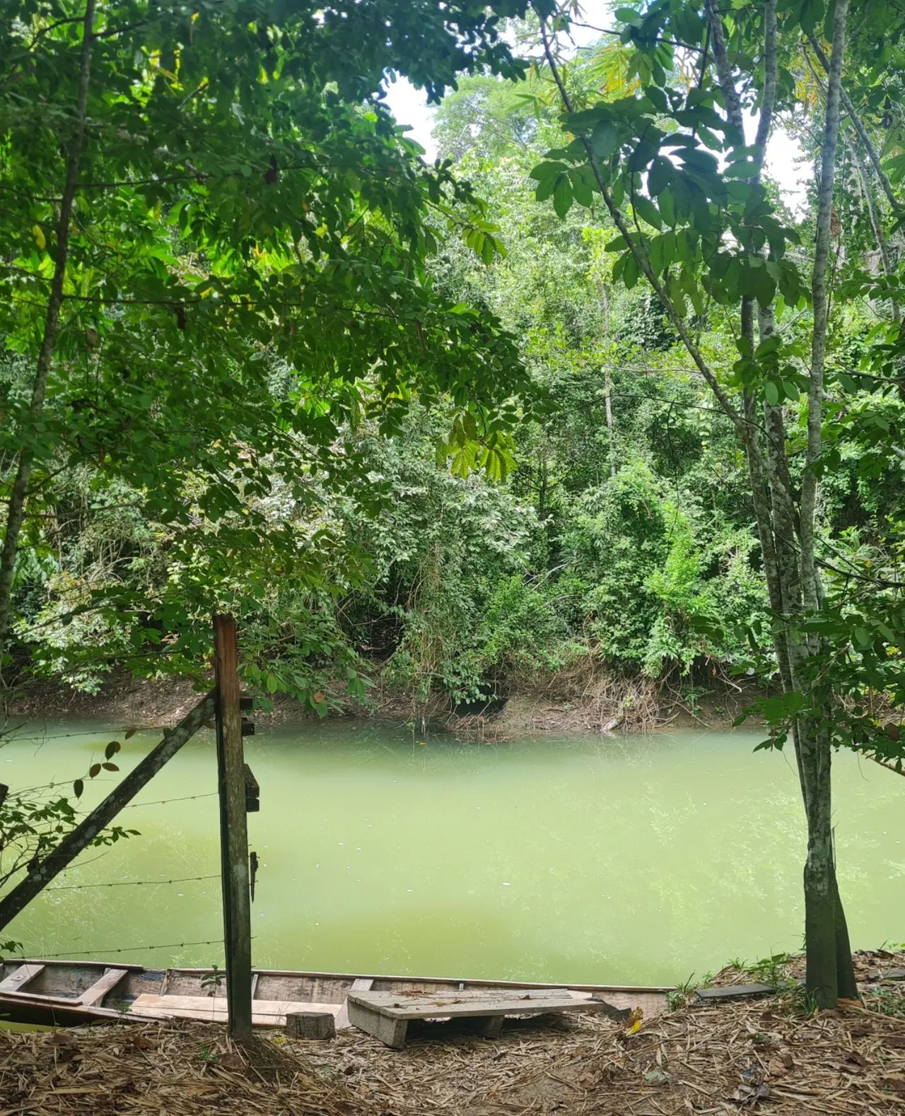 Lake with boat, at Ampiri.